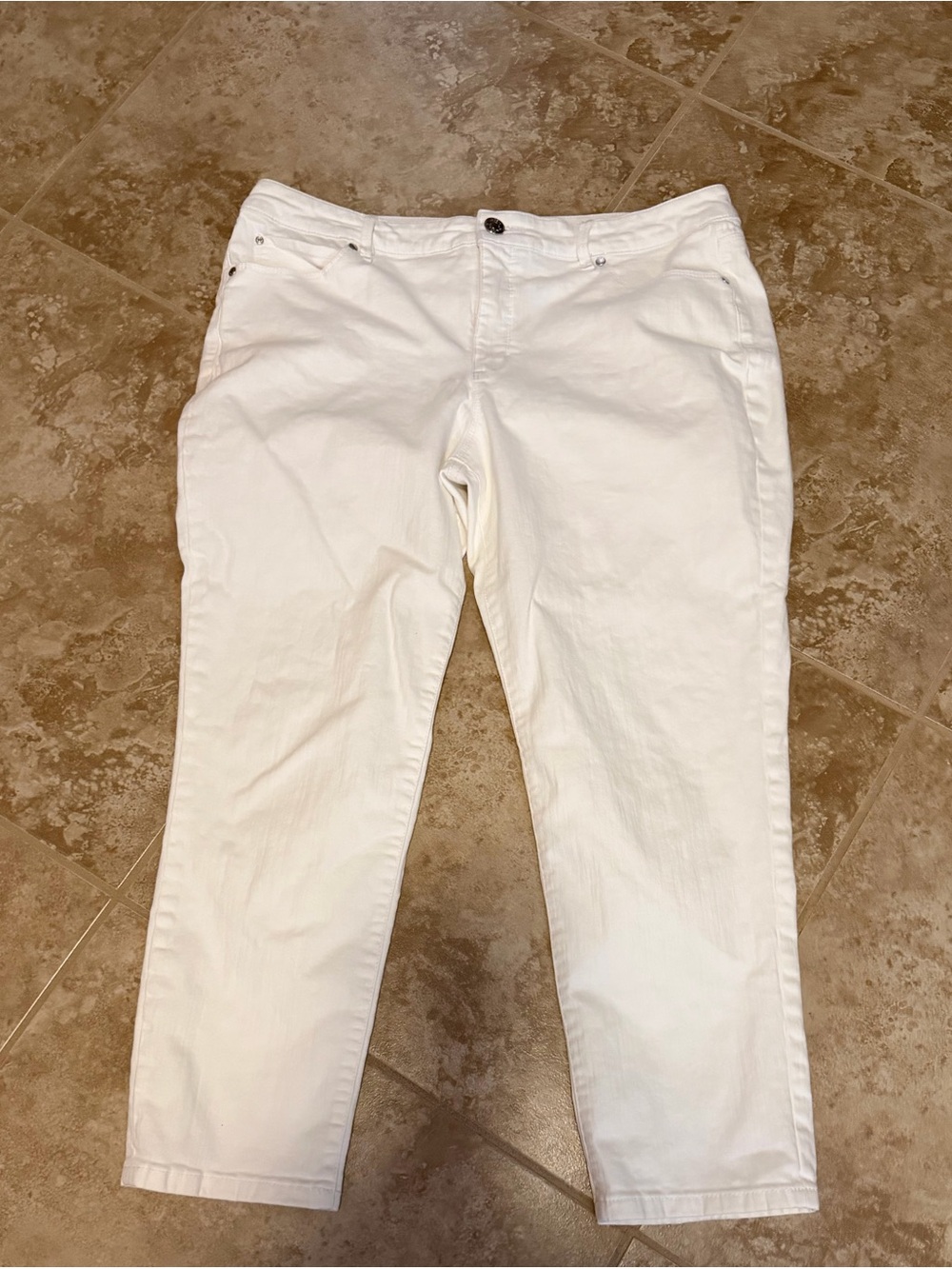 Gloria Vanderbilt White Cropped Straight Jeans